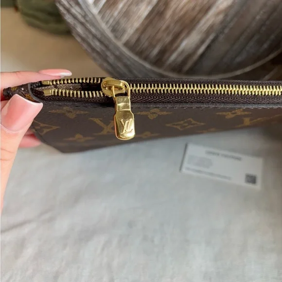 NEW Louis Vuitton Neverfull GM Monogram Pouch •Clutch • Authentic LV Bag - Picture 7 of 7